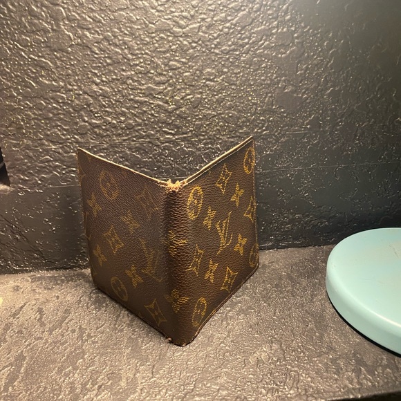 Used authentic Louis Vuitton monogram wallet, good condition - Picture 1 of 6